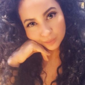 Meet your Posher, Enedina